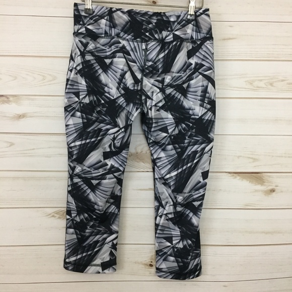 * Danskin Black/White/Grey Athletic Capris, Size Small - Picture 5 of 7